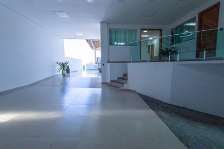 Casa à venda com 800m², 5 quartos e 8 vagasgaragem