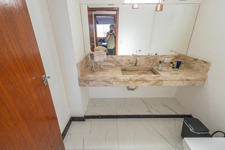 Casa à venda com 800m², 5 quartos e 8 vagasbanheiro