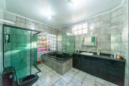 Casa para alugar com 210m², 3 quartos e 3 vagasBanheiro da Suíte