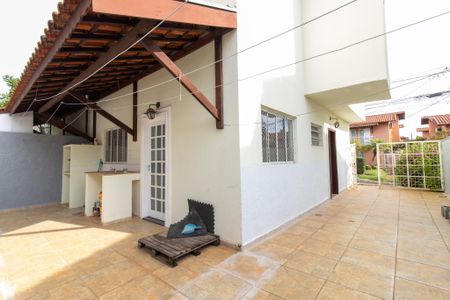 Casa de condomínio para alugar com 104m², 3 quartos e 2 vagas Casa de condomínio para alugar com 104m², 3 quartos e 2 vagasÁrea externa