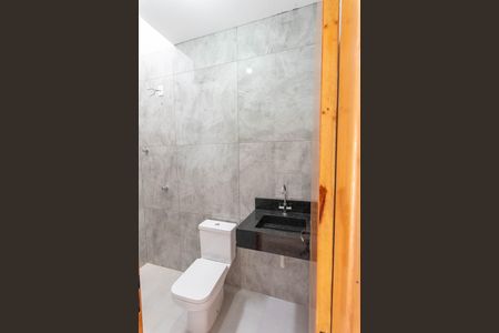 Casa à venda com 137m², 3 quartos e 2 vagas Casa à venda com 137m², 3 quartos e 2 vagasBanheiro