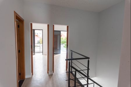Casa à venda com 137m², 3 quartos e 2 vagas Casa à venda com 137m², 3 quartos e 2 vagasCorredor
