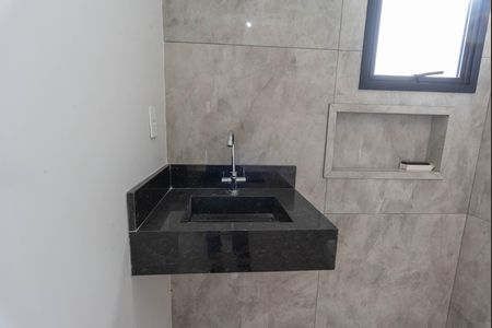 Casa à venda com 137m², 3 quartos e 2 vagas Casa à venda com 137m², 3 quartos e 2 vagasBanheiro da Suíte