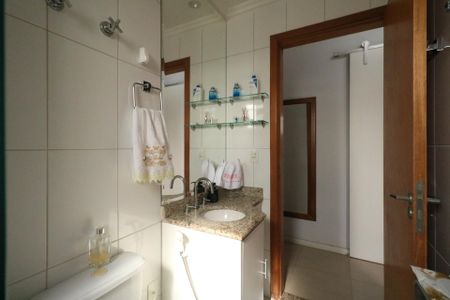 Apartamento à venda com 98m², 3 quartos e 3 vagas Apartamento à venda com 98m², 3 quartos e 3 vagasBanheiro Social