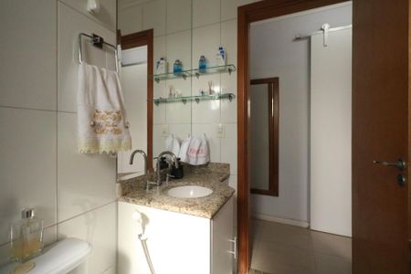 Apartamento à venda com 98m², 3 quartos e 3 vagas Apartamento à venda com 98m², 3 quartos e 3 vagasBanheiro Social