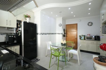 Apartamento à venda com 98m², 3 quartos e 3 vagas Apartamento à venda com 98m², 3 quartos e 3 vagasCozinha