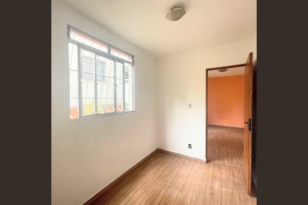 Quarto 1 de apartamento à venda com 2 quartos, 43m² em São João Batista, Belo Horizonte
