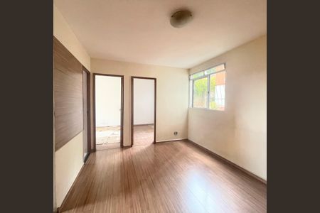 Sala de apartamento à venda com 2 quartos, 43m² em São João Batista, Belo Horizonte
