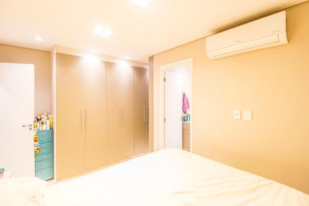 Apartamento à venda com 70m², 1 quarto e 2 vagas Apartamento à venda com 70m², 1 quarto e 2 vagasSuíte