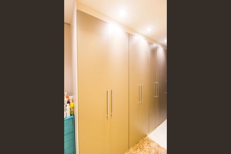 Apartamento à venda com 70m², 1 quarto e 2 vagas Apartamento à venda com 70m², 1 quarto e 2 vagasSuíte
