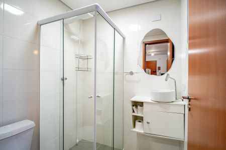 Banheiro de kitnet/studio para alugar com 1 quarto, 37m² em Ferreira, São Paulo