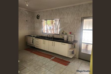 Casa à venda com 300m², 4 quartos e 4 vagasFoto 01