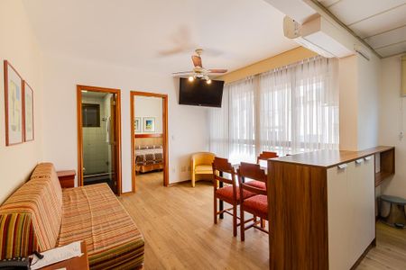 Sala/Cozinha de apartamento para alugar com 1 quarto, 37m² em Centro Histórico, Porto Alegre