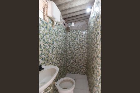 Banheiro de apartamento para alugar com 1 quarto, 20m² em Jardim Ana Estela, Carapicuíba