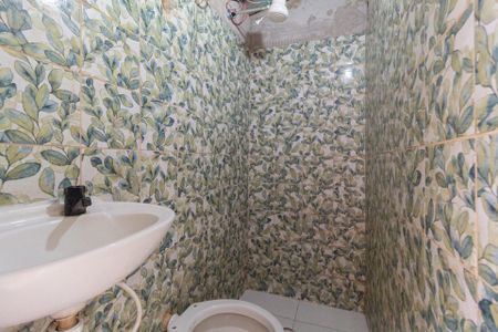 Banheiro de apartamento para alugar com 1 quarto, 20m² em Jardim Ana Estela, Carapicuíba