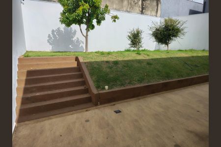 Casa à venda com 162m², 3 quartos e 4 vagasÁrea externa