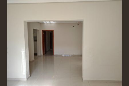 Casa à venda com 162m², 3 quartos e 4 vagasSala