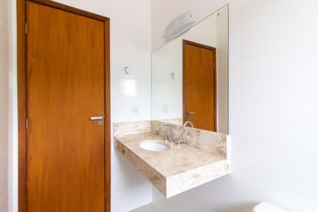 Casa de condomínio à venda com 120m², 3 quartos e 1 vaga Casa de condomínio à venda com 120m², 3 quartos e 1 vagaBanheiro