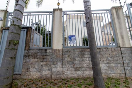 Casa de condomínio à venda com 120m², 3 quartos e 1 vaga Casa de condomínio à venda com 120m², 3 quartos e 1 vagaFachada