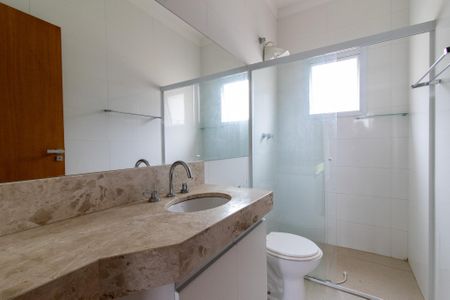 Casa de condomínio à venda com 120m², 3 quartos e 1 vaga Casa de condomínio à venda com 120m², 3 quartos e 1 vagaBanheiro da Suíte