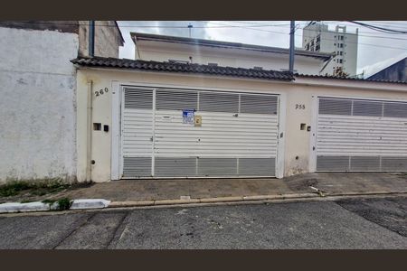 Casa à venda com 114m², 3 quartos e 2 vagas Casa à venda com 114m², 3 quartos e 2 vagasFachada