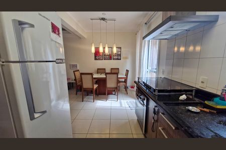 Casa à venda com 114m², 3 quartos e 2 vagas Casa à venda com 114m², 3 quartos e 2 vagasCozinha