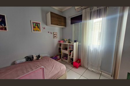 Casa à venda com 114m², 3 quartos e 2 vagas Casa à venda com 114m², 3 quartos e 2 vagasQuarto