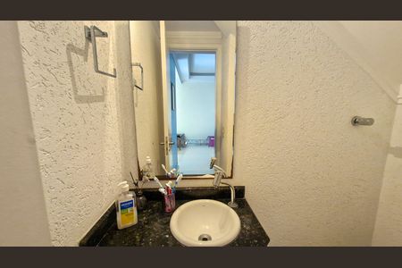 Casa à venda com 114m², 3 quartos e 2 vagas Casa à venda com 114m², 3 quartos e 2 vagasBanheiro