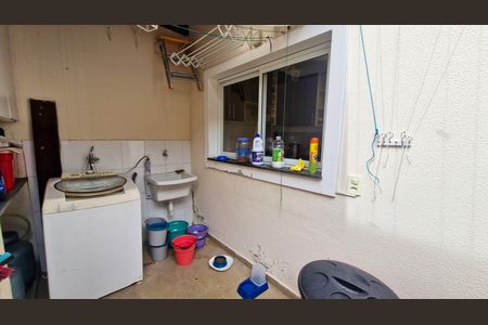 Casa à venda com 114m², 3 quartos e 2 vagas Casa à venda com 114m², 3 quartos e 2 vagasQuintal