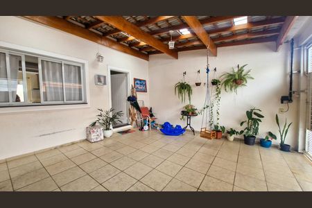 Casa à venda com 114m², 3 quartos e 2 vagas Casa à venda com 114m², 3 quartos e 2 vagasGaragem