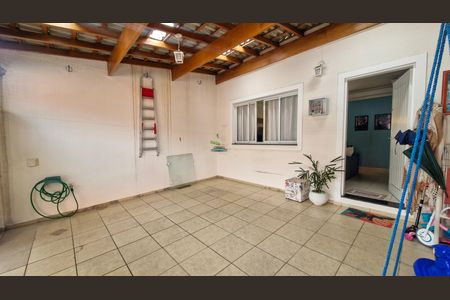 Casa à venda com 114m², 3 quartos e 2 vagas Casa à venda com 114m², 3 quartos e 2 vagasGaragem