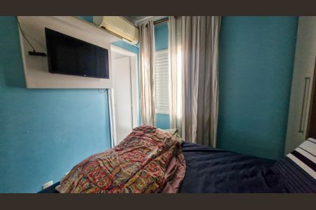 Quarto de casa à venda com 3 quartos, 114m² em Jardim Sabara, São Paulo