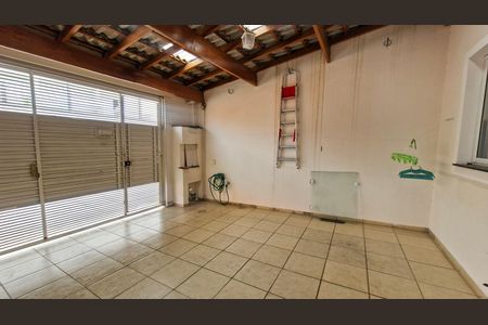Casa à venda com 114m², 3 quartos e 2 vagas Casa à venda com 114m², 3 quartos e 2 vagasGaragem
