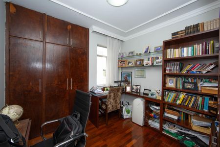 Apartamento à venda com 200m², 5 quartos e 2 vagas Apartamento à venda com 200m², 5 quartos e 2 vagasQUARTO3