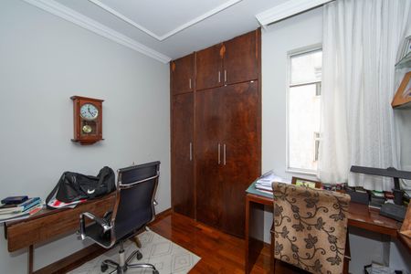 Apartamento à venda com 200m², 5 quartos e 2 vagas Apartamento à venda com 200m², 5 quartos e 2 vagasQUARTO3