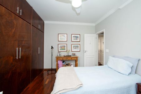 Apartamento à venda com 200m², 5 quartos e 2 vagas Apartamento à venda com 200m², 5 quartos e 2 vagasQUARTO1