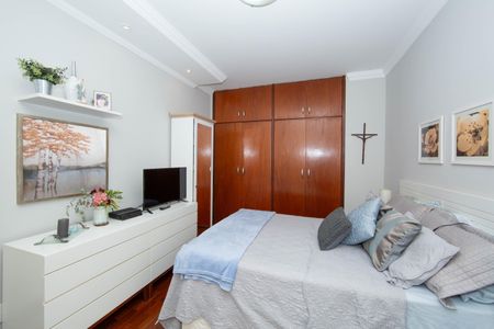 Apartamento à venda com 200m², 5 quartos e 2 vagas Apartamento à venda com 200m², 5 quartos e 2 vagasQUARTO2