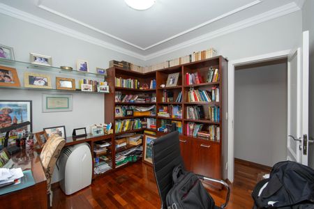 Apartamento à venda com 200m², 5 quartos e 2 vagas Apartamento à venda com 200m², 5 quartos e 2 vagasQUARTO3