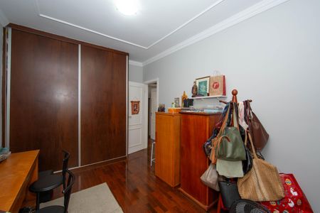Apartamento à venda com 200m², 5 quartos e 2 vagas Apartamento à venda com 200m², 5 quartos e 2 vagasQUARTO4