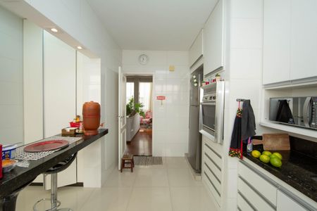 Apartamento à venda com 200m², 5 quartos e 2 vagas Apartamento à venda com 200m², 5 quartos e 2 vagasCOZINHA