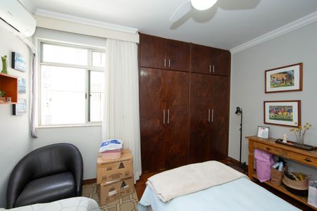 Apartamento à venda com 200m², 5 quartos e 2 vagas Apartamento à venda com 200m², 5 quartos e 2 vagasQUARTO1
