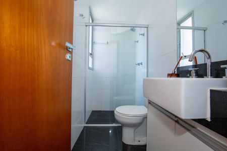 Apartamento à venda com 60m², 2 quartos e 2 vagas Apartamento à venda com 60m², 2 quartos e 2 vagasBANHEIRO2