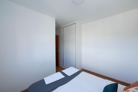 Apartamento à venda com 60m², 2 quartos e 2 vagas Apartamento à venda com 60m², 2 quartos e 2 vagasQUARTO2