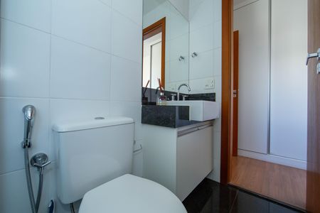 Apartamento à venda com 60m², 2 quartos e 2 vagas Apartamento à venda com 60m², 2 quartos e 2 vagasBANHEIRO2