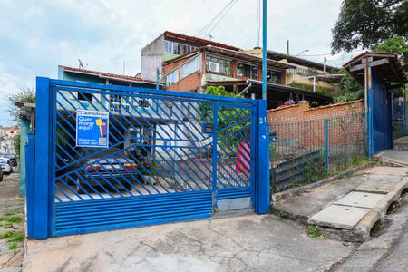 Casa para alugar com 117m², 2 quartos e 3 vagas Casa para alugar com 117m², 2 quartos e 3 vagasFachada
