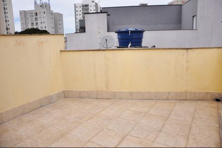 Casa para alugar com 200m², 3 quartos e 3 vagas Casa para alugar com 200m², 3 quartos e 3 vagasDetalhe - Varanda Externa