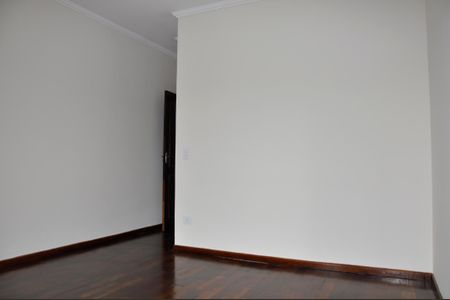 Casa para alugar com 200m², 3 quartos e 3 vagas Casa para alugar com 200m², 3 quartos e 3 vagasDetalhe - Quarto 01 com Varanda e Suíte