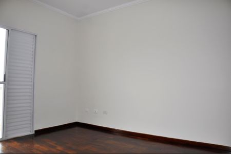 Casa para alugar com 200m², 3 quartos e 3 vagas Casa para alugar com 200m², 3 quartos e 3 vagasDetalhe - Quarto 01 com Varanda e Suíte