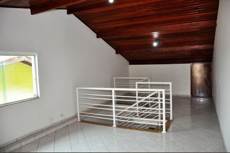 Casa para alugar com 200m², 3 quartos e 3 vagas Casa para alugar com 200m², 3 quartos e 3 vagasDetalhe - Sótão