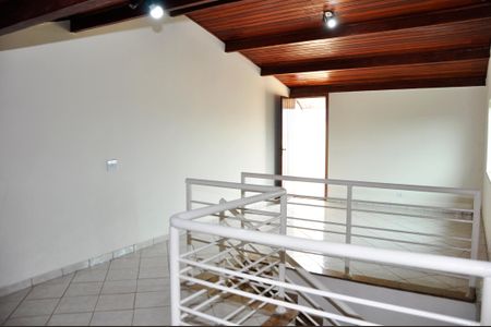Casa para alugar com 200m², 3 quartos e 3 vagas Casa para alugar com 200m², 3 quartos e 3 vagasDetalhe - Sótão